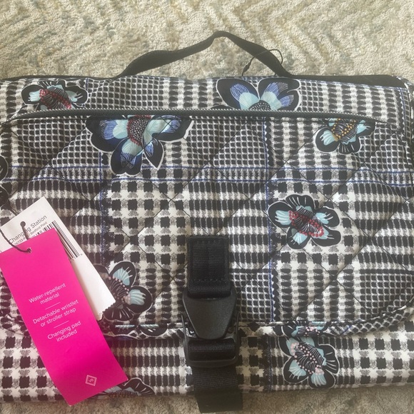 Nwt vera Bradley changing station in beford plaid - Picture 1 of 8